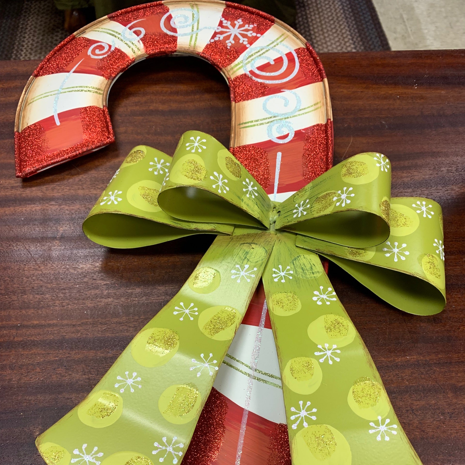 Metal Candy Cane w/bow