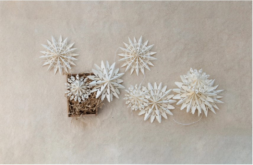 Snowflake Garland in Kraft Box 72"