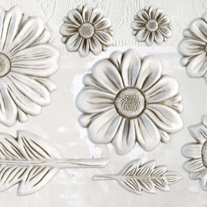 HE LOVES ME DECOR MOULDS™