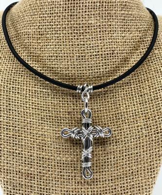 Cross Twist Necklace | 16"